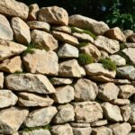 creative natural rock walls